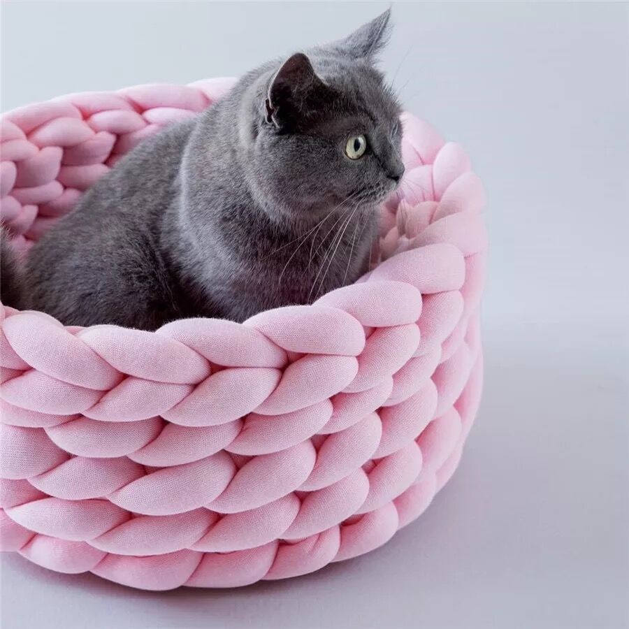 Hand-Woven Cotton Pet Bed – Machine Washable Semi-Enclosed Nest for Cats & Small Dogs