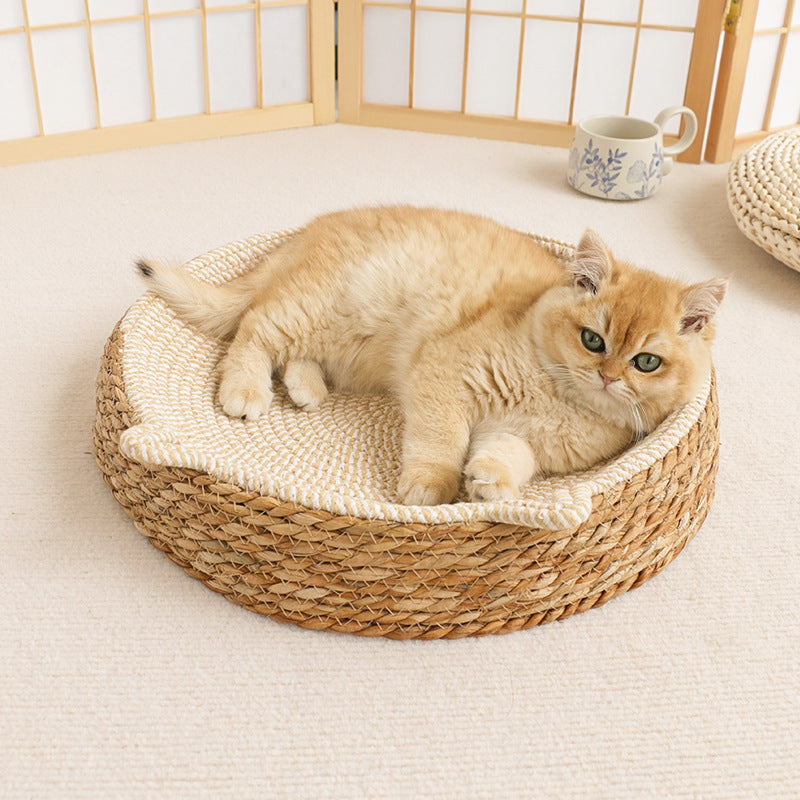 All-Season Rattan Cat Bed with Scratching Pad & Washable Mat
