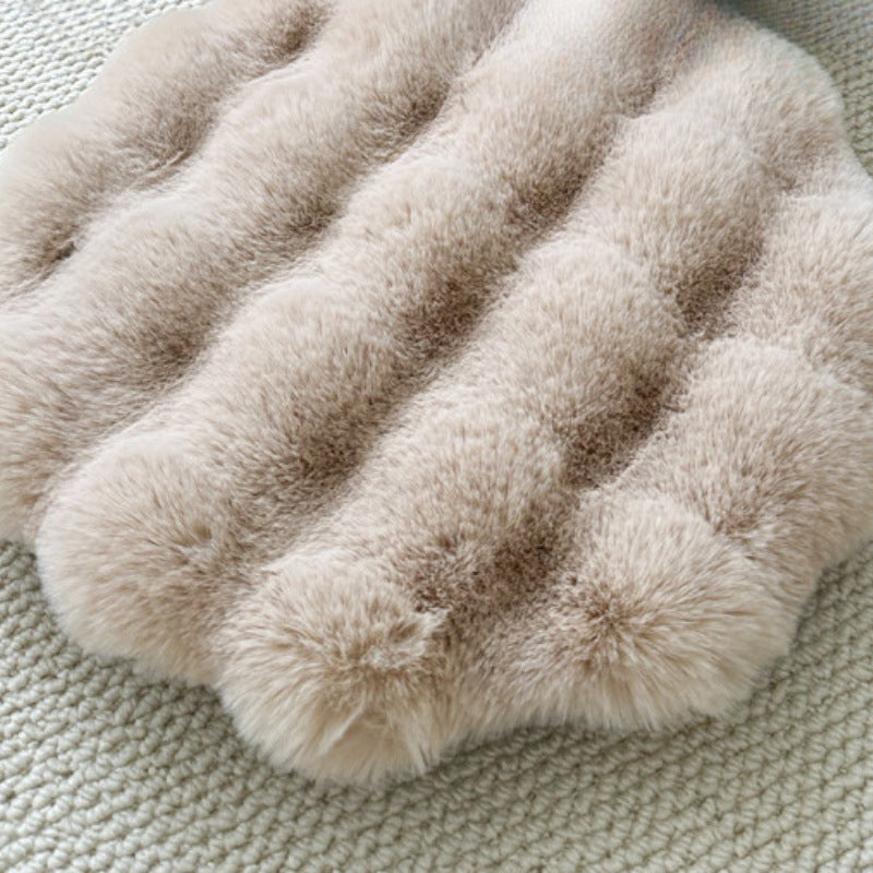 Imitation Rabbit Fur Round Pet Bed – Soft & Warm Mat for Cats and Small Dogs