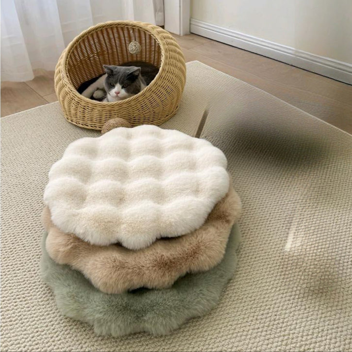 Imitation Rabbit Fur Round Pet Bed – Soft & Warm Mat for Cats and Small Dogs